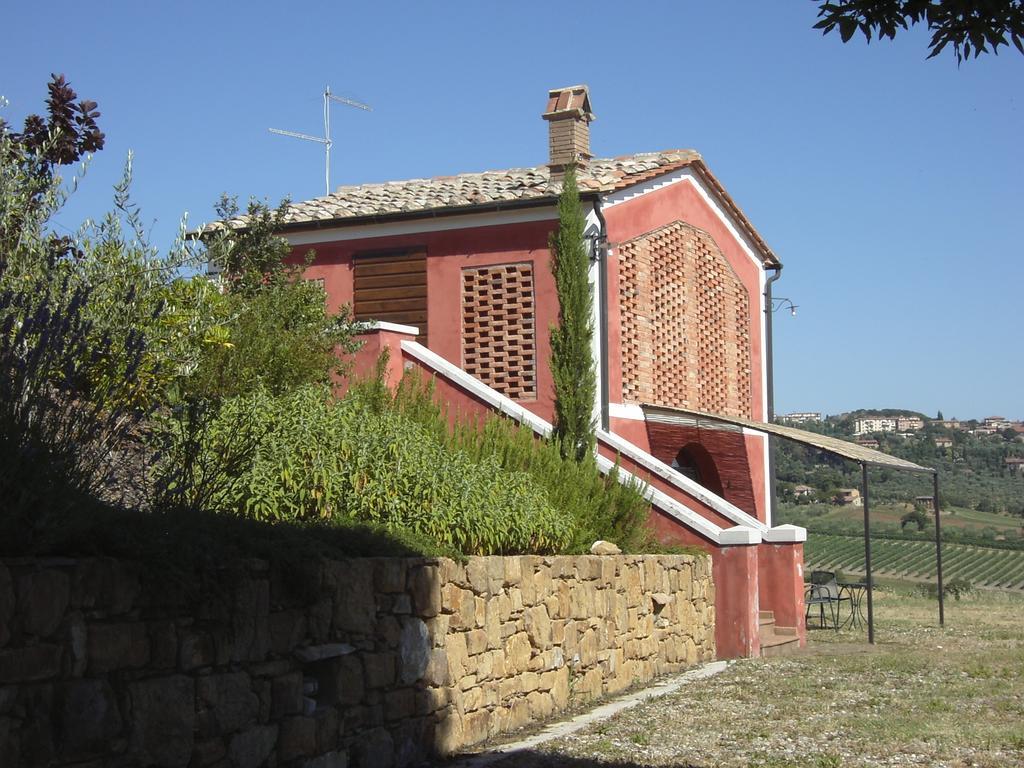 Agriturismo La Disperata Villa San Quirico dʼOrcia Стая снимка