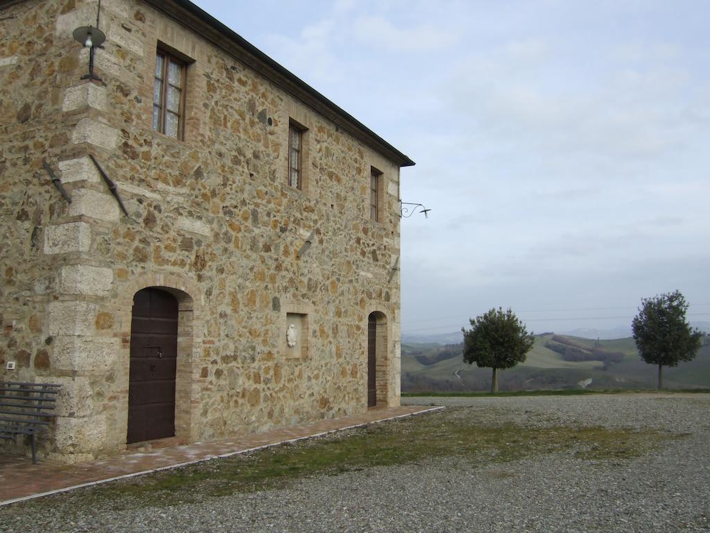 Agriturismo La Disperata Villa San Quirico dʼOrcia Стая снимка